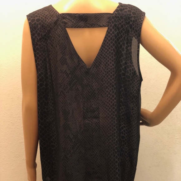 Shirt - Picture 2 of 6